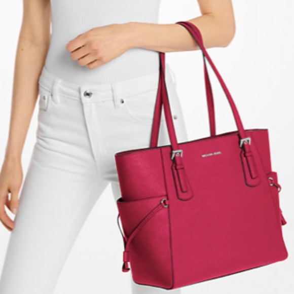 Michael Kors Voyager Large Saffiano Leather Tote Bag - Picture 2 of 9